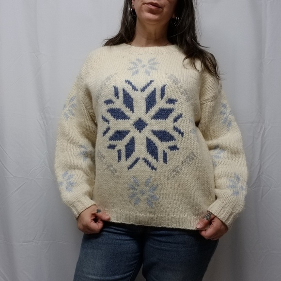 L.L. Bean Sweaters - vtg 80s LL BEAN 100% Wool Snowflake Sweater